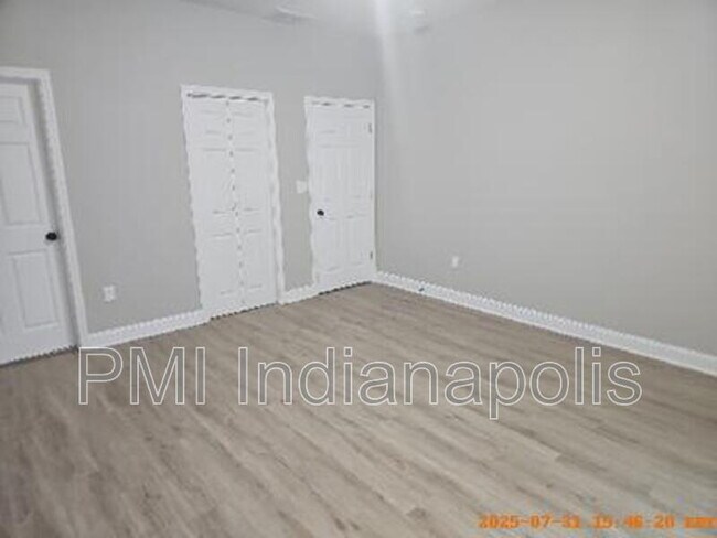 Building Photo - 640 N Parker Ave