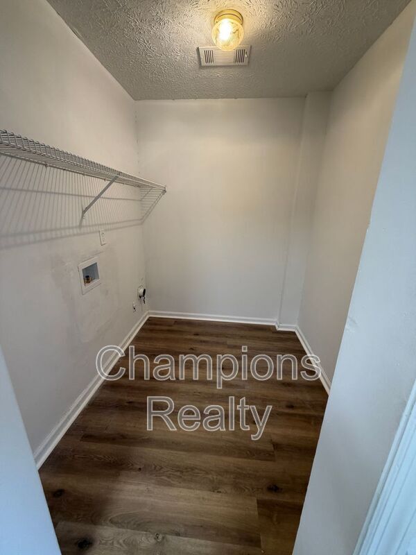 Building Photo - 1719 Celia Dr