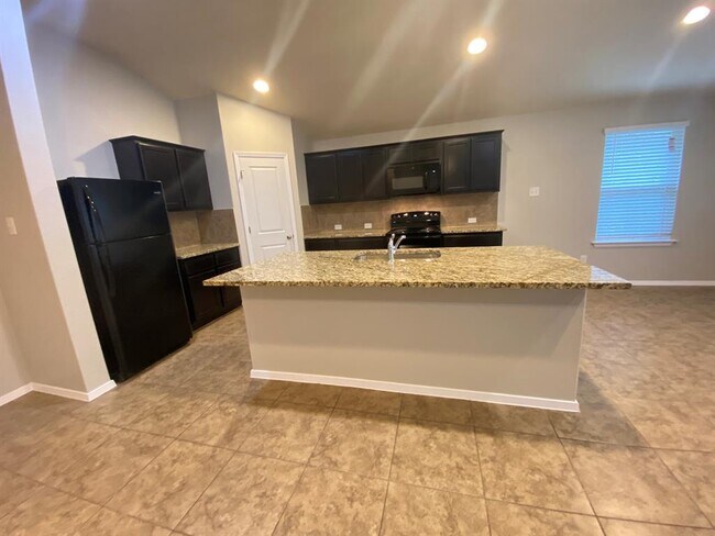 Building Photo - 21607 Surrey Ln