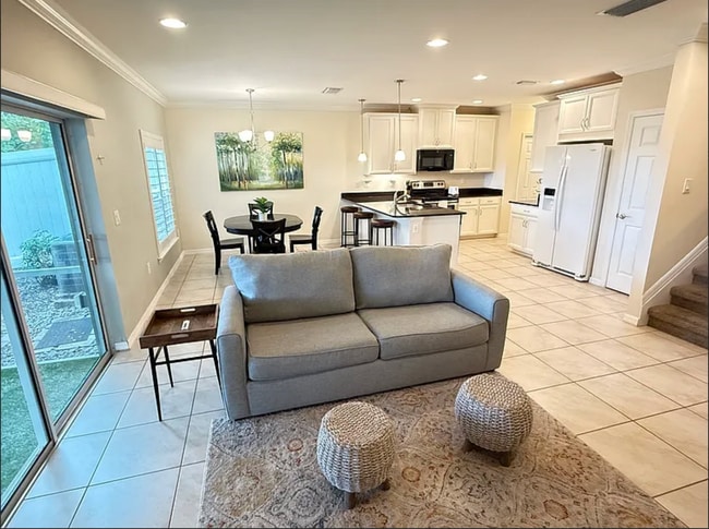 Building Photo - 12503 Laurel Cove Dr