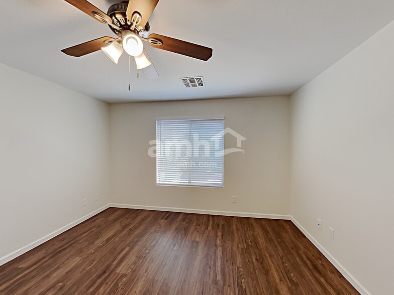 Building Photo - 5280 S 237th Ln