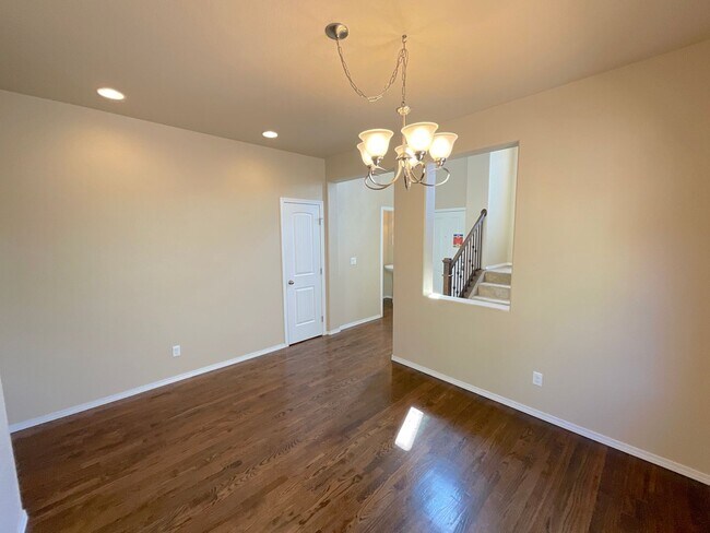 Building Photo - 4 Bedroom Home Available Near Voyager Pkwy...