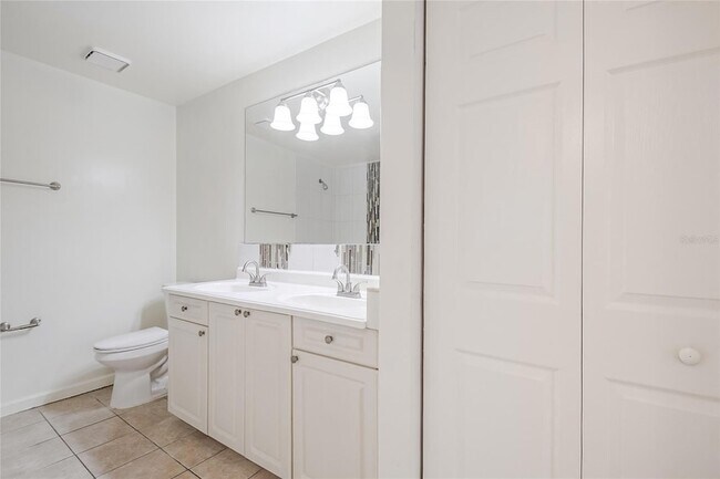 Building Photo - 1229 Bermuda Lakes Ln