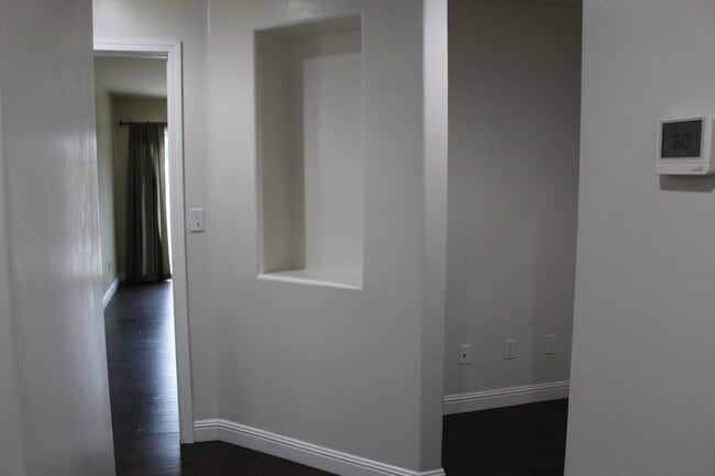 Building Photo - Beautiful Spacious Home for Rent Near Hosking and Mckee Area