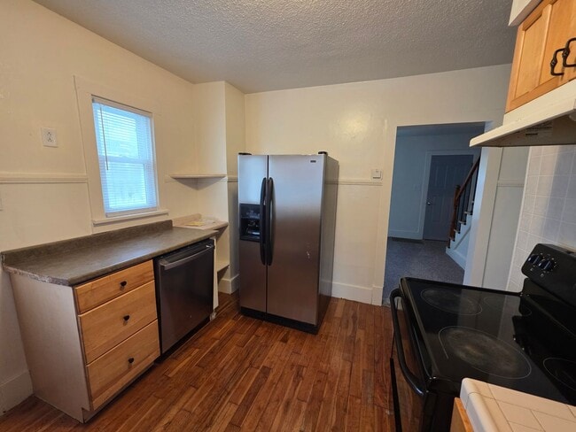 Building Photo - 216 S Mason St