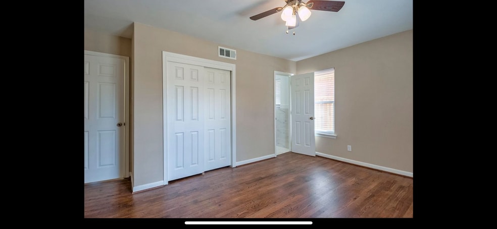 Building Photo - 2657 San Medina Ave