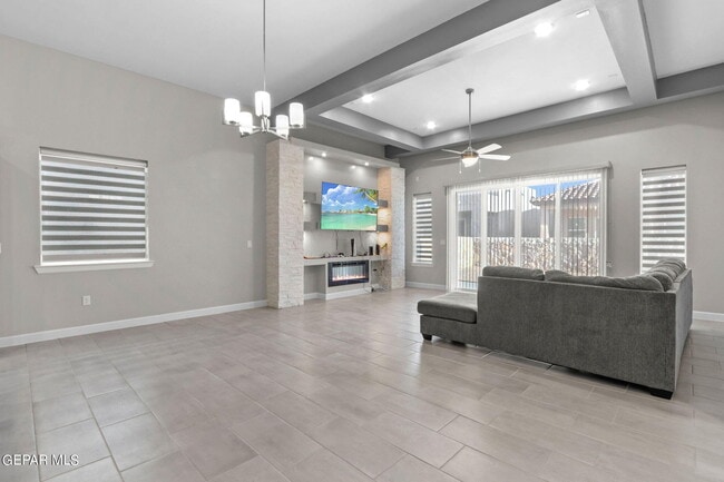 Building Photo - 12300 Desert Heights Ct