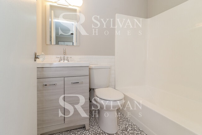 Building Photo - Updated 3BR home in Crownsville available now!