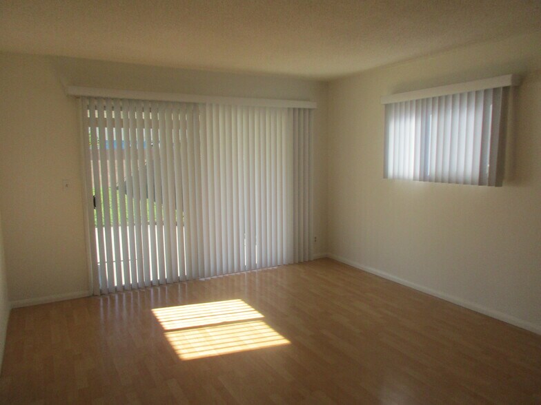Building Photo - 7646 De Soto Ave