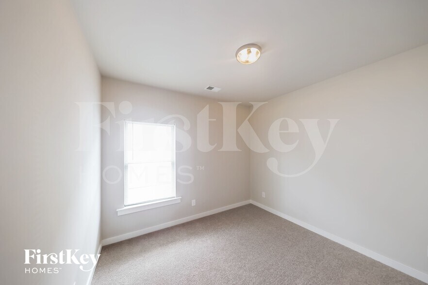 Building Photo - 171 County Rd 1700