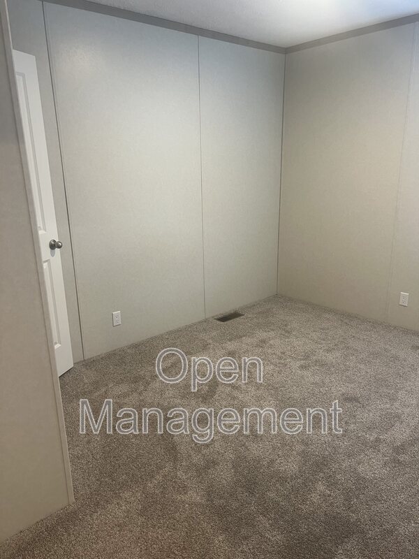 Building Photo - 825 1st Ave E