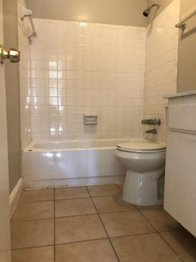 Building Photo - 3 Bed 2 Bath with a Bonus Room in Atlanta!