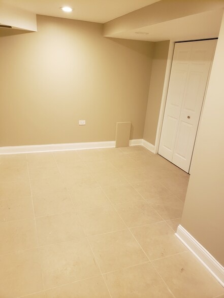 Building Photo - 2128 Rugen Rd