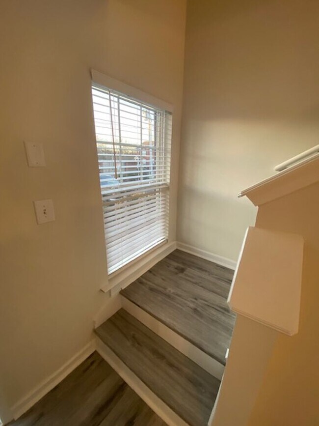 Building Photo - 324 Stewarts Landing Cir