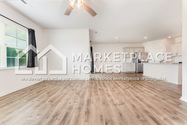 Building Photo - 1120 Tilburn Ter