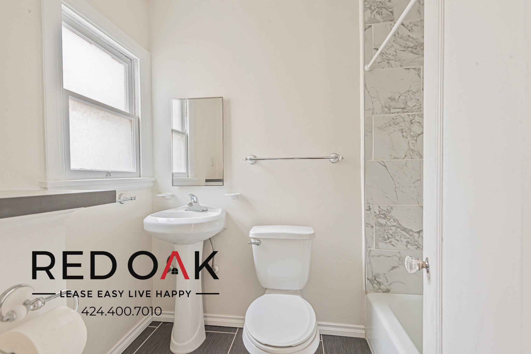 Building Photo - 852 N Oxford Ave