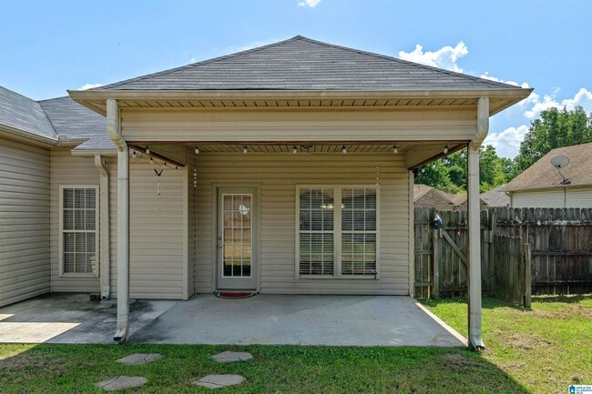 Building Photo - 992 Meriweather Dr