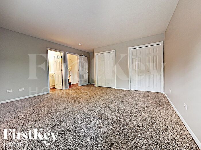 Building Photo - 707 Rose Ln