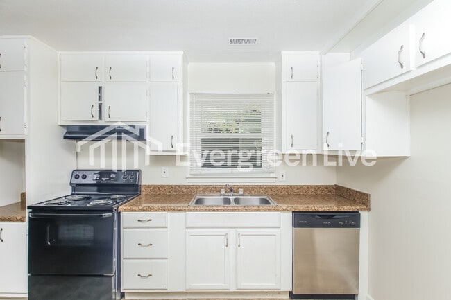 Building Photo - 4910 Roebuck Rd NW