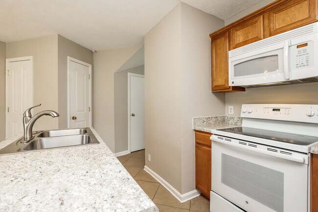 Building Photo - Inviting 3-Bedroom Nashville Home