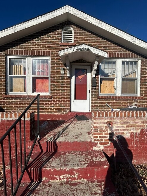 Building Photo - 4025 Beachwood Ave