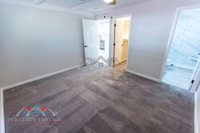 Building Photo - 6415 E Aspen Ave