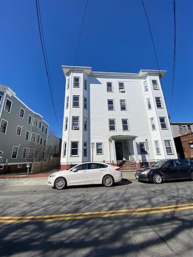 Building Photo - 289 Windsor St