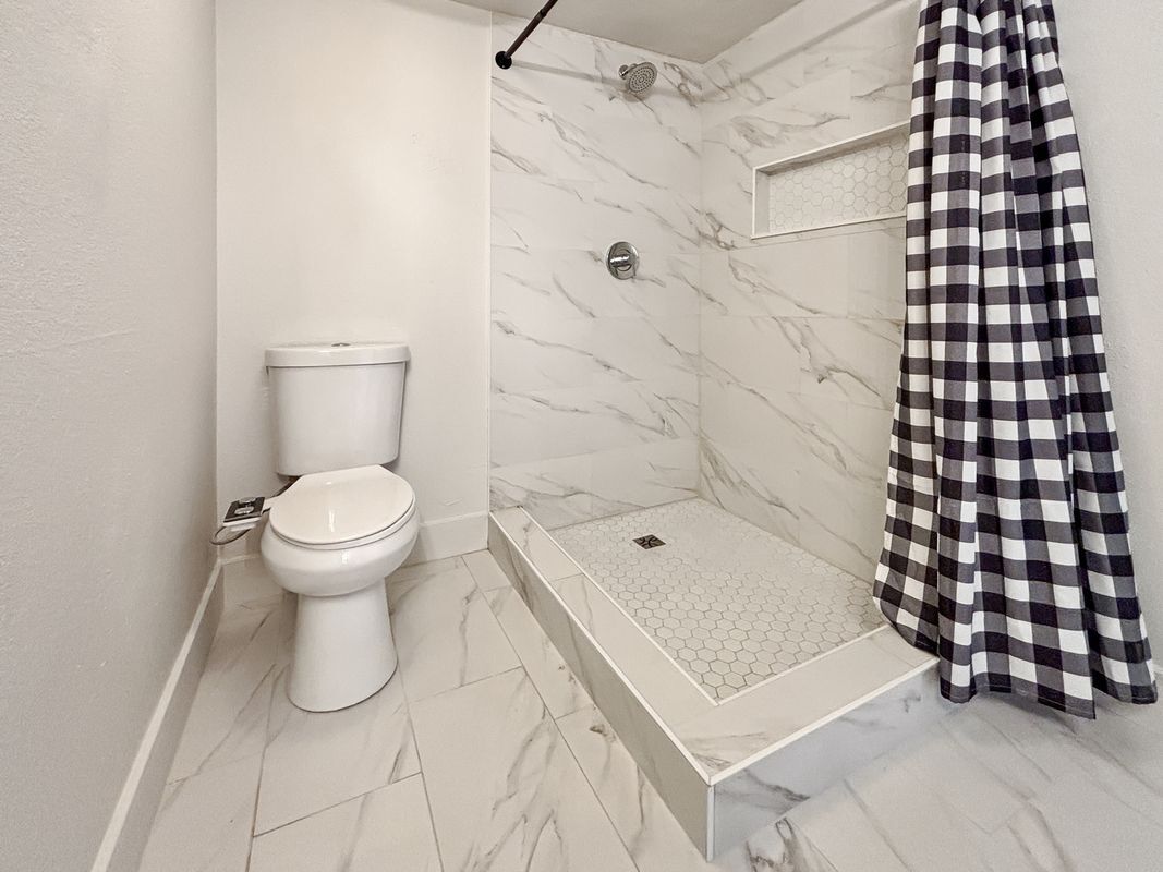 Building Photo - 4650 Quail Park Dr