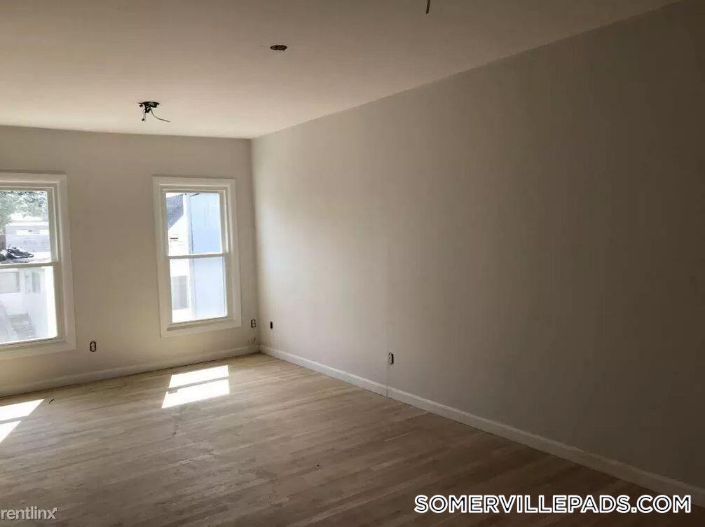 Building Photo - 160 Broadway