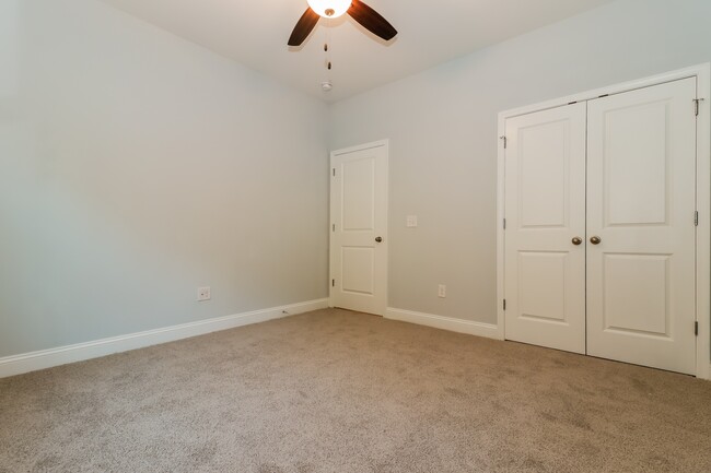 Building Photo - 3028 Stirling Dr
