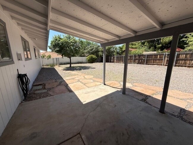 Building Photo - Spacious and newly remodeled 4 Bedroom wit...