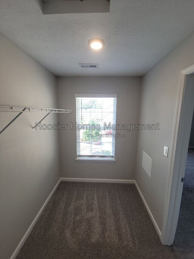 Building Photo - 5645 Brownstone Dr