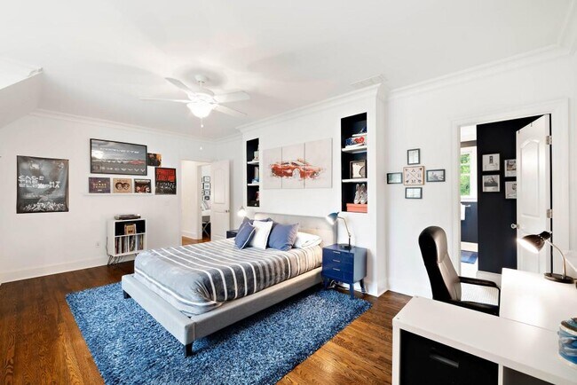 Building Photo - 1737 Barnesdale Way NE