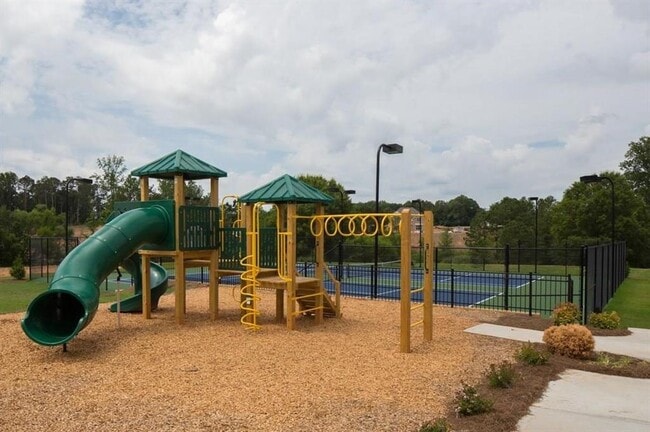 Building Photo - 5440 Northview Lake