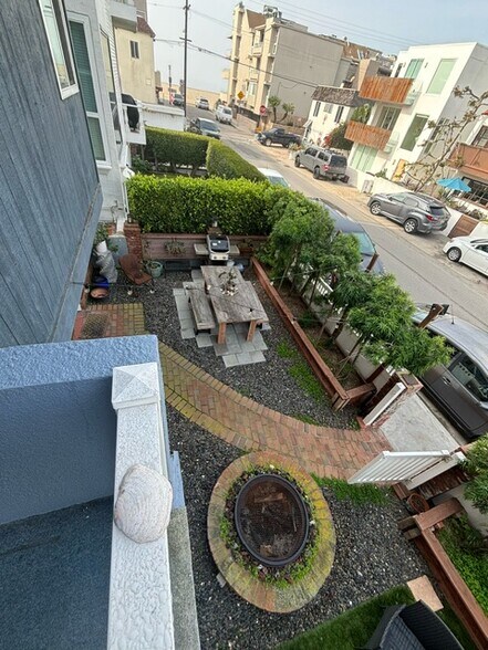 Building Photo - 24 Lighthouse St