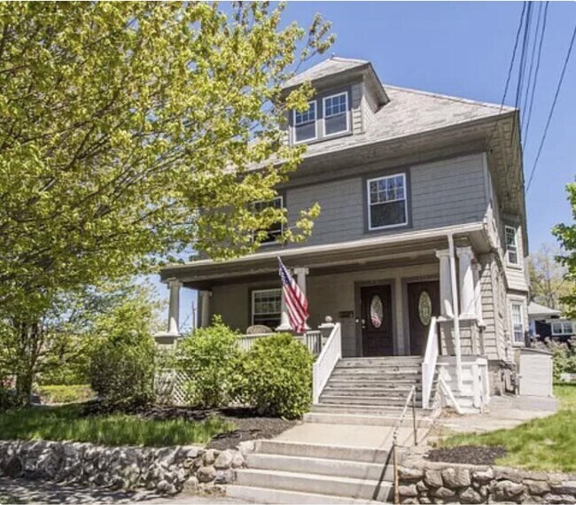 Primary Photo - 413 Highland St