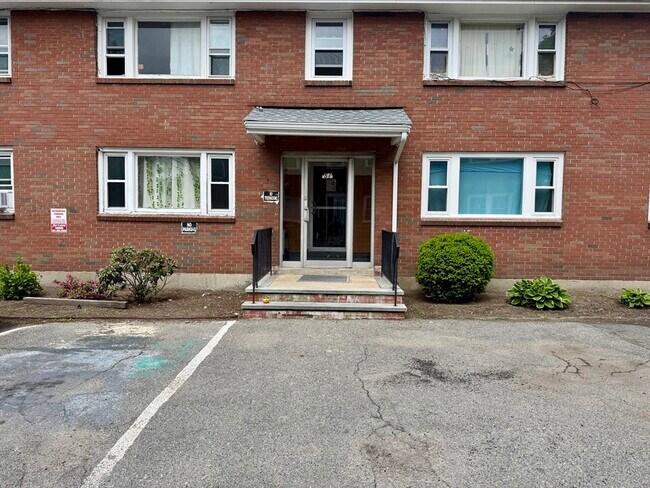 Building Photo - 51 Laighton St