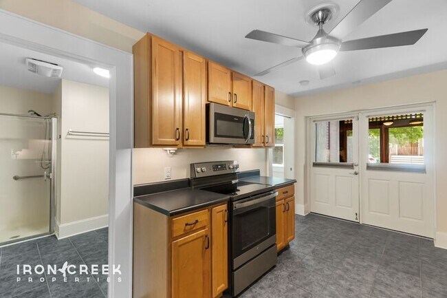 Building Photo - 56 Starnes Ave