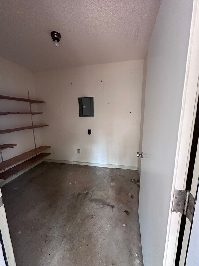 Building Photo - Valley Stream Subdivision!!