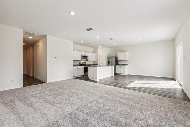 Building Photo - 635 Gemsbok Rd