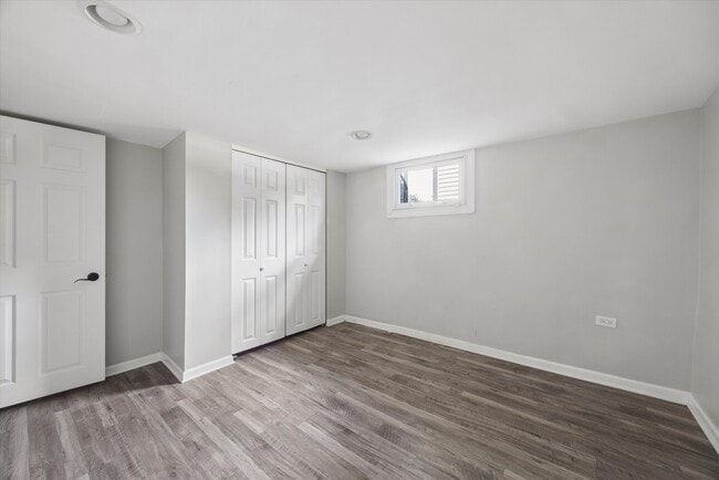 Building Photo - 334 55th St