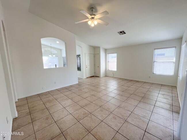 Building Photo - 1282 W Macaw Dr