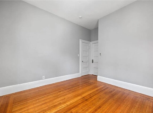 Building Photo - 857 Beacon St