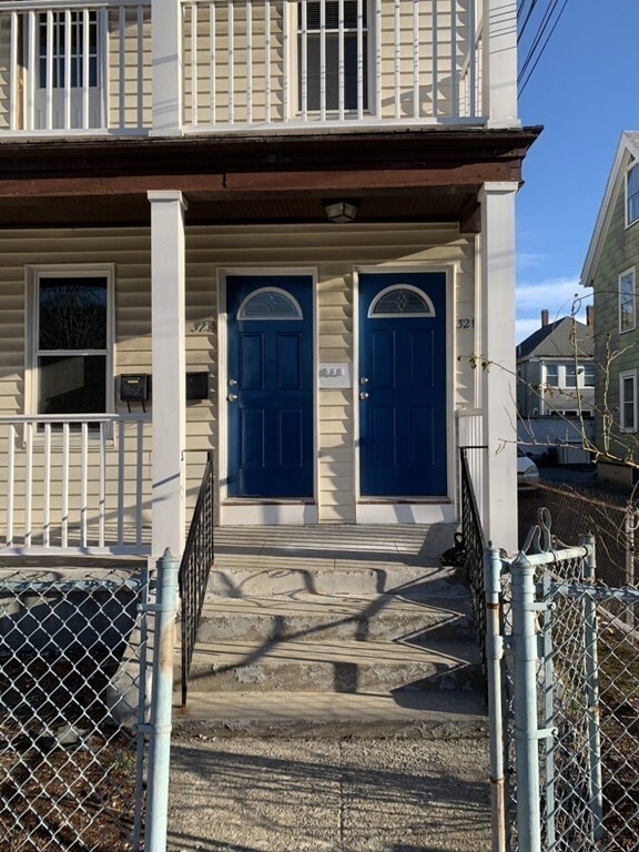 Building Photo - 323 Lowell St