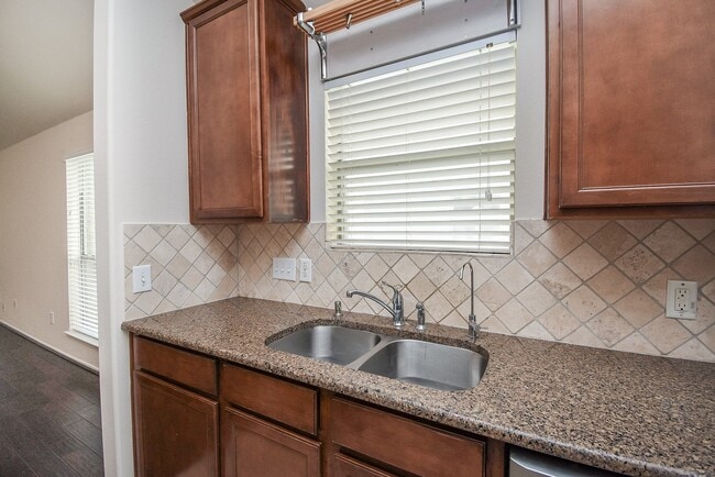 Building Photo - 13014 Southern Creek Dr