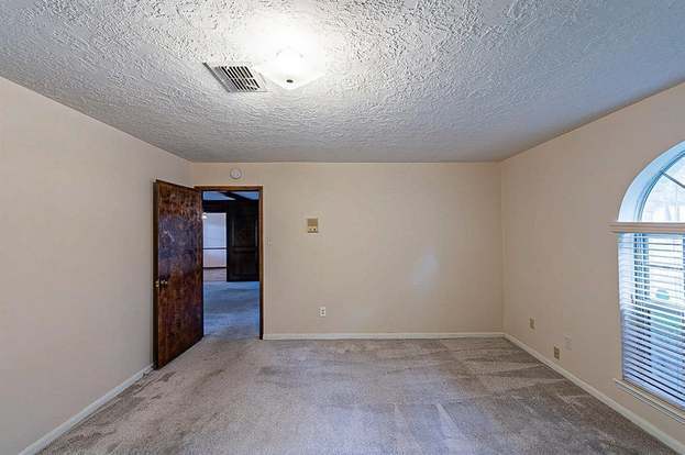 Building Photo - 15111 Gladebrook Dr