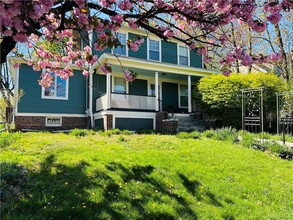 Building Photo - 194 N Midland Ave