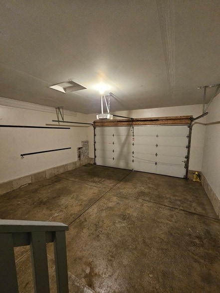 Building Photo - 420 Merry Oaks Rd
