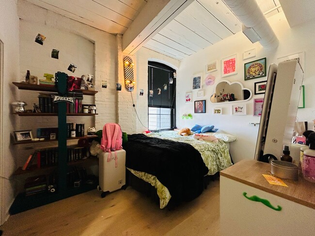 Interior Photo - 420 Fairmount Avenue Partners LP