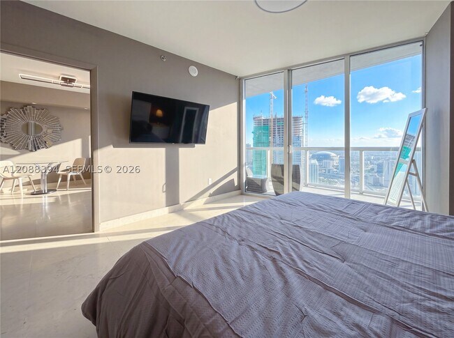 Building Photo - 465 Brickell Ave